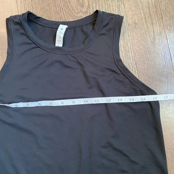 lululemon running and training tank top size 6 - Picture 3 of 7